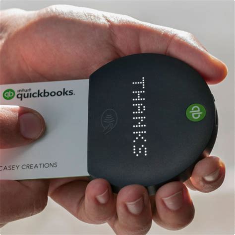 does QuickBooks card reader work